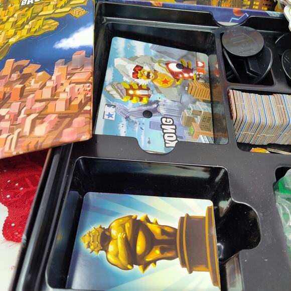 King Of New York Board Game Iello Games Base Core Richard Garfield Complete - Picture 4 of 11
